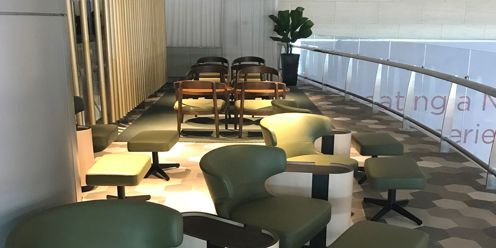 Blossom-sats & Plaza premium Lounge